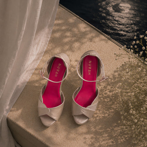 Muse Moonlight light golden and silver stiletto
